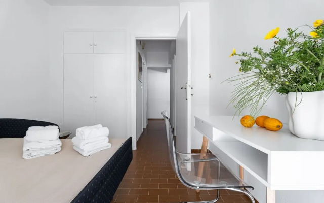Saronida Coastal Escape 2BR Apartment