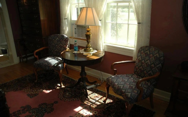 Yale Manor B&B and Yurt Glamping