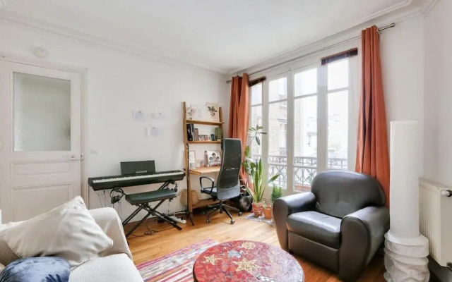 Lovely apt a stone's throw from Montmartre