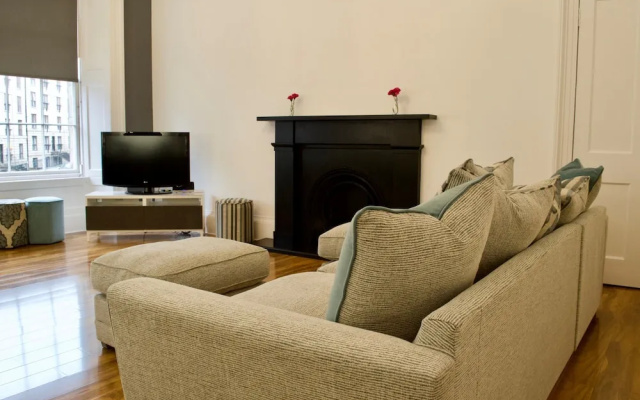 Modern Stockbridge Flat