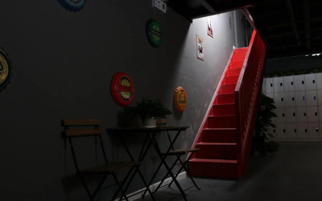 Xian Black Stone Capsule Youth Hostel