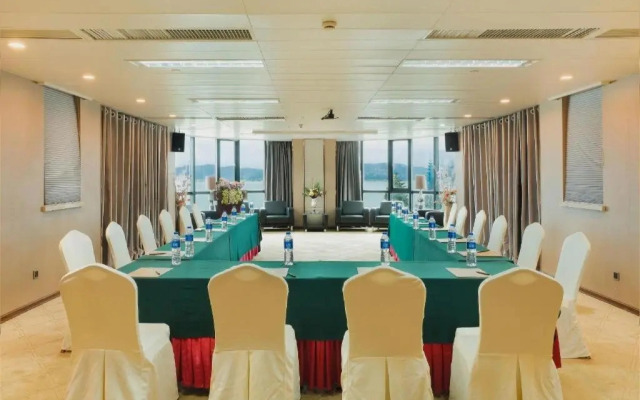 Shantou Haiyi Panorama Hotel