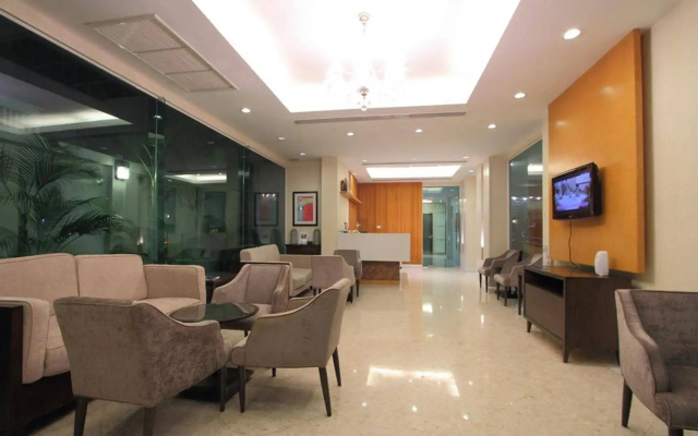 D Varee Montara Thonglor 25