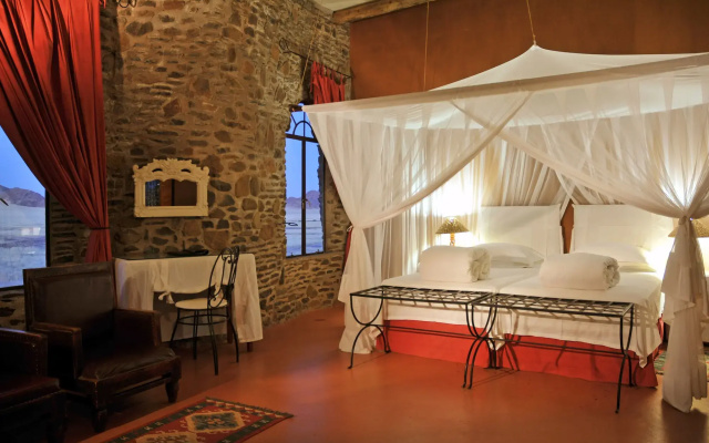 Le Mirage Resort and Spa