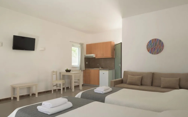 Reina Apartments