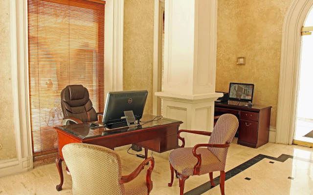 Hotel Plaza de Oro
