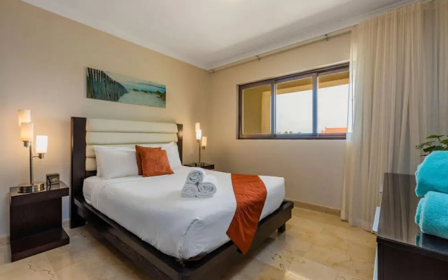 Luxury 1BR Condo Great Location Amenities