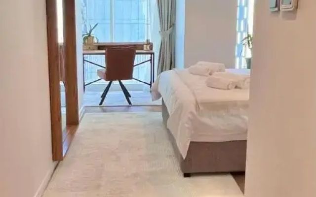 The Smart Concierge - Cayan tower