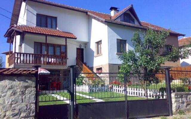 Отель Iundova Guest House Болгария, Боровец - отзывы, цены и фото номеров - забронировать отель Iundova Guest House онлайн вид на фасад