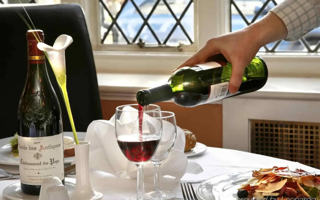 voco Letchworth Hall by IHG