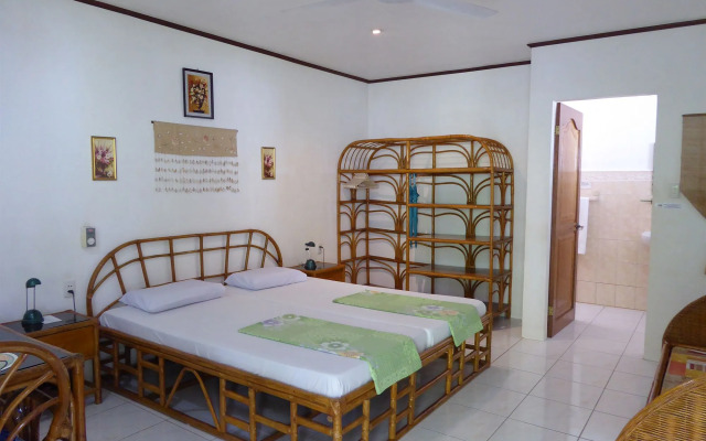 Marcosas Cottages Resort