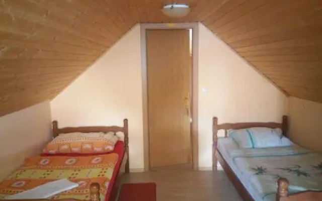 Jakelj Backpackers House