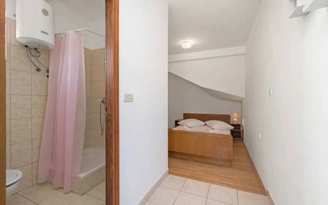 Cozy Apartment in Sibenik-brodarica