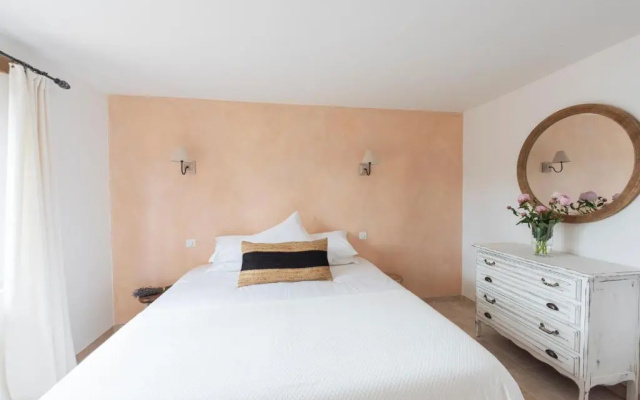 La Petite Ruche, 1 Bedroom Gite in the Luberon (Adults Only)