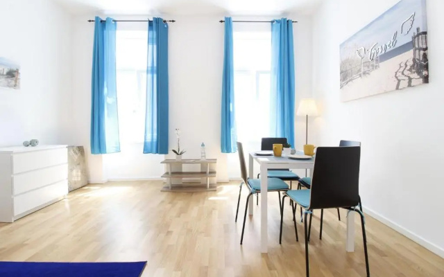 MARINE: Newly renovated 2nd district apartment