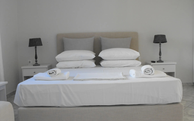 Milos Bay Suites