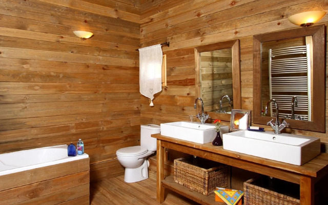 Little gem with fireplace on the slopes in Alpe d'Huez