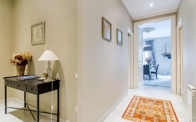 Apartamento de Lujo de Tres Habitaciones