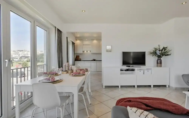 Charming Apartment Near the Beach