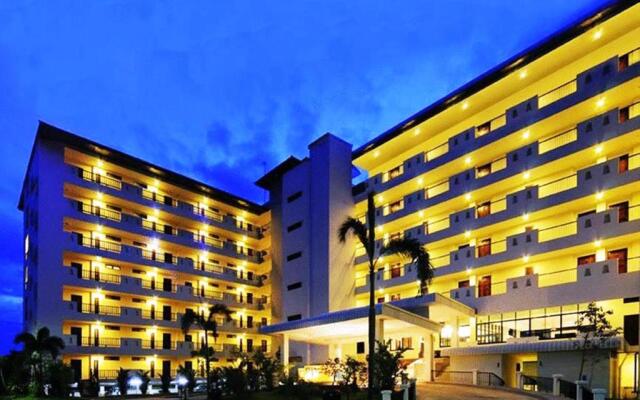 Отель Wongamat Privacy Residence & Resort вид на фасад