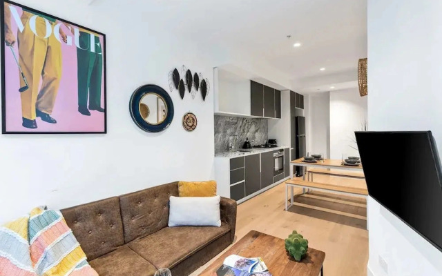 A Lovely Apt Right Next to Southern Cross Station