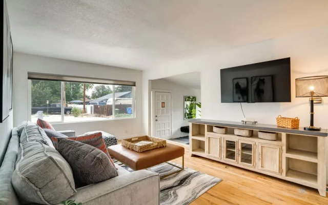 Game Room & Fire Pit: Family-friendly Loveland Gem
