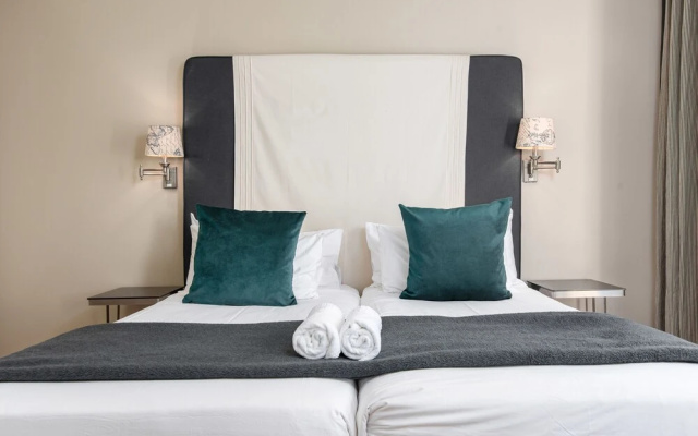 607 Cape Royale Luxury Apartments