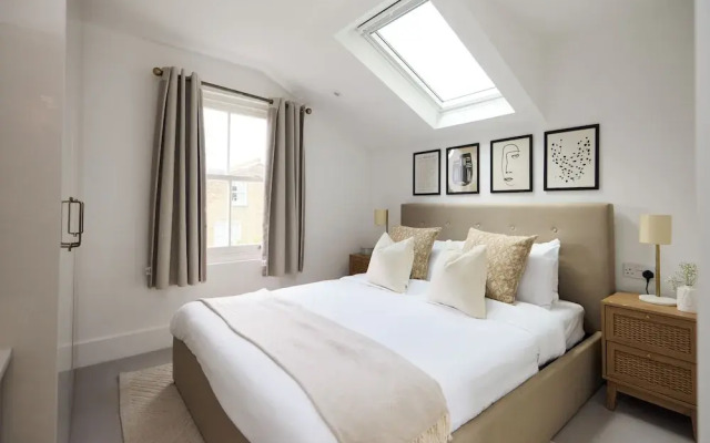 The Skylight One-Bed at Elspeth Road