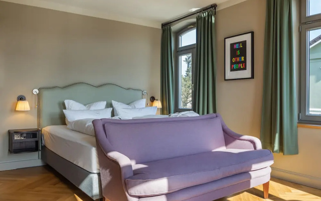 Mimosa Suites