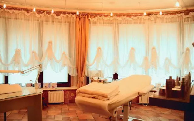 Adriano Spa