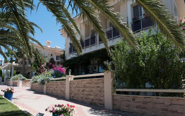 Kamer Suites & Hotel Чешме вид на фасад