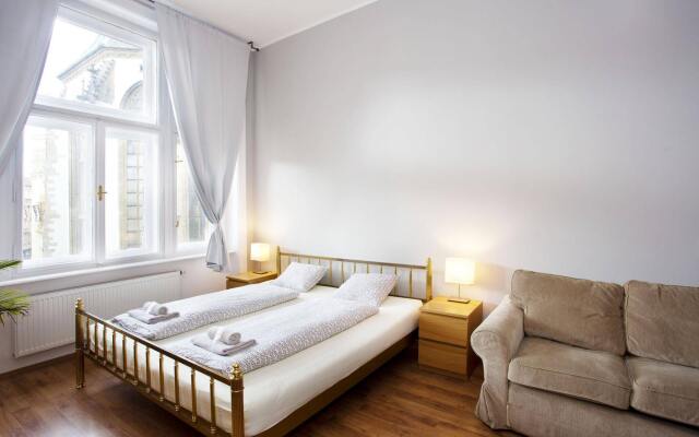 Jacob Apartments Hostel Penzion Брно вид на фасад
