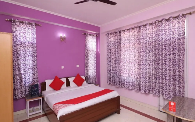 Moksh Hotel by OYO Rooms
