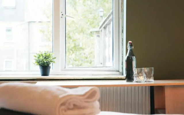 Family 3 Bedroom Home in Maida Vale