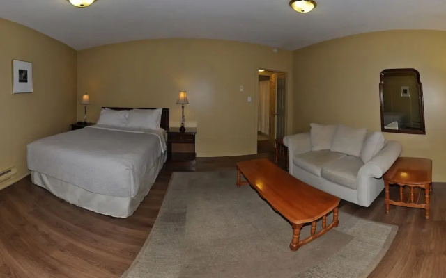 Bond Guest House