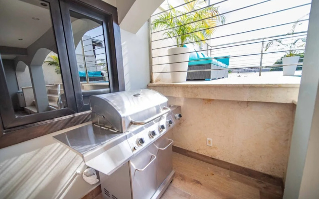 4br Penthouse With Rooftop Pool In Sosua Strip!