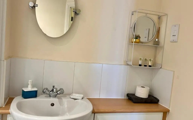 Radiant2 bedroom apartment in the heart of Harlow town