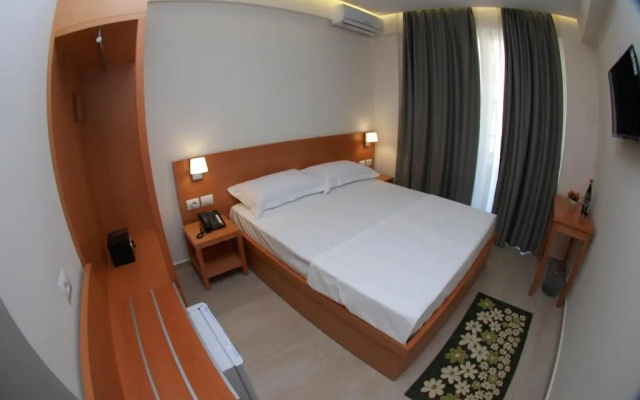 Hotel Ari 2