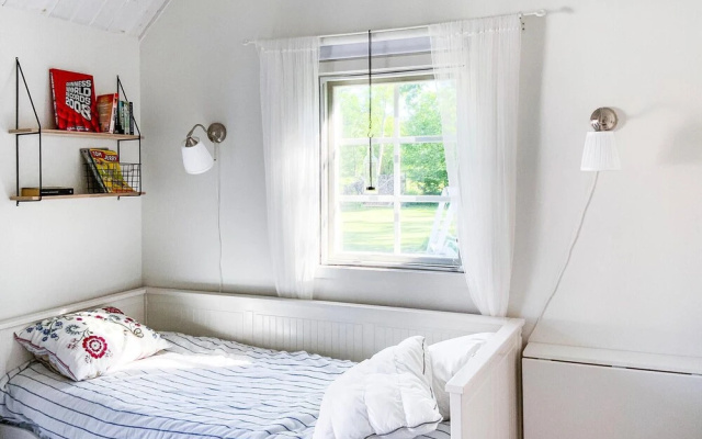Beautiful Home in Löttorp With 4 Bedrooms and Wifi