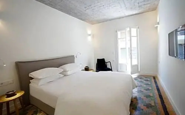 Plues 43 suites Athens / C