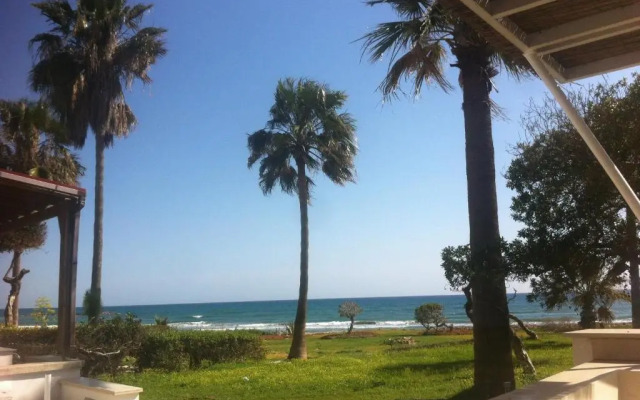 Sandy Beach Apartment 13