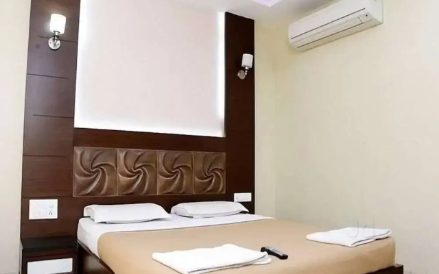 Iroomz Vaishali Residency