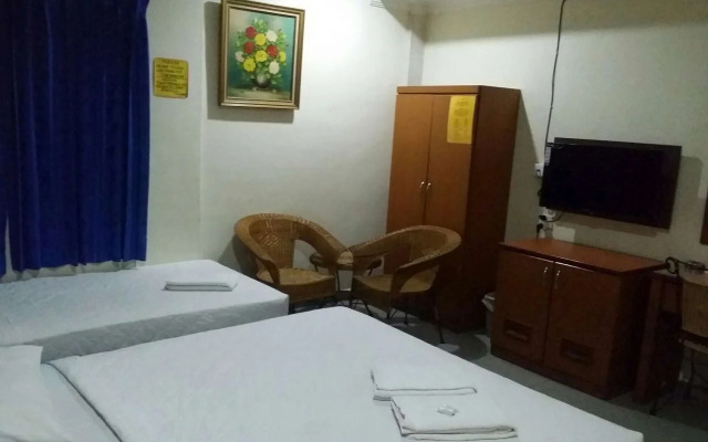 Golden Hotel