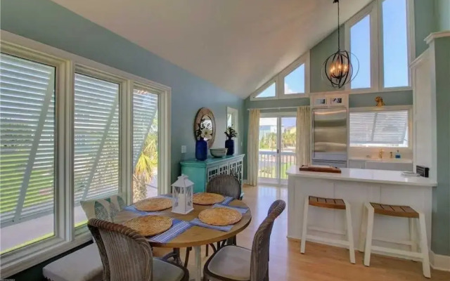 Linger Longer 3 Bedroom Home by RedAwning