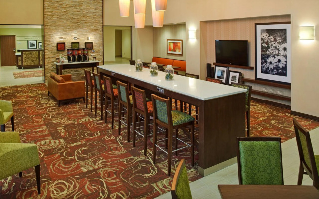Hampton Inn & Suites Pittsburgh/Waterfront-West Homestead