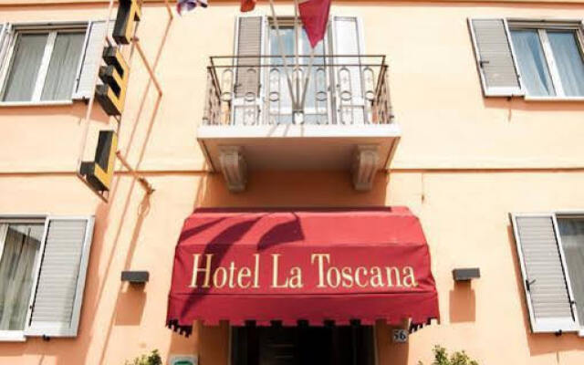 Hotel La Toscana Ареццо вид на фасад