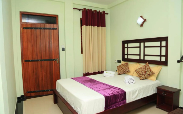 Yala River Face Inn