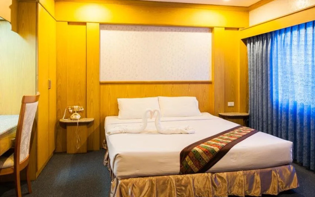 Sagatenakorn Hotel