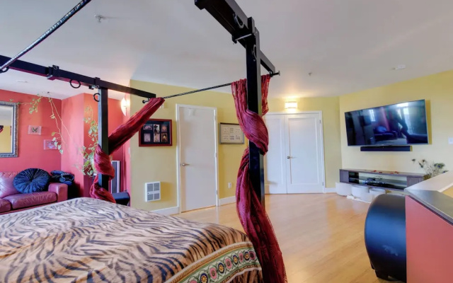 Cozy Emeryville Studio, Near Beaches & Parks!