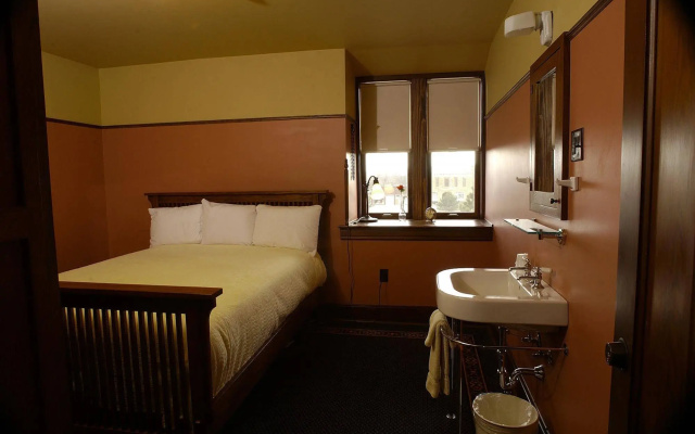 Midland Railroad Hotel
